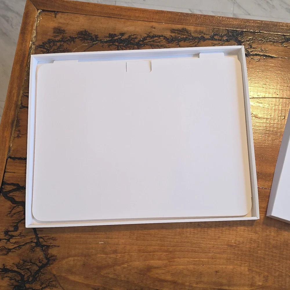 iPad Magic Keyboard EMPTY BOX (No Keyboard)
